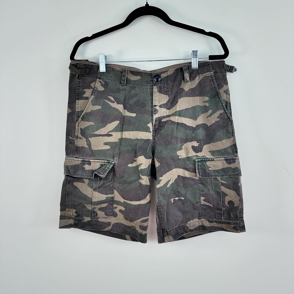 Drops Milano Camouflage Cargo Shorts